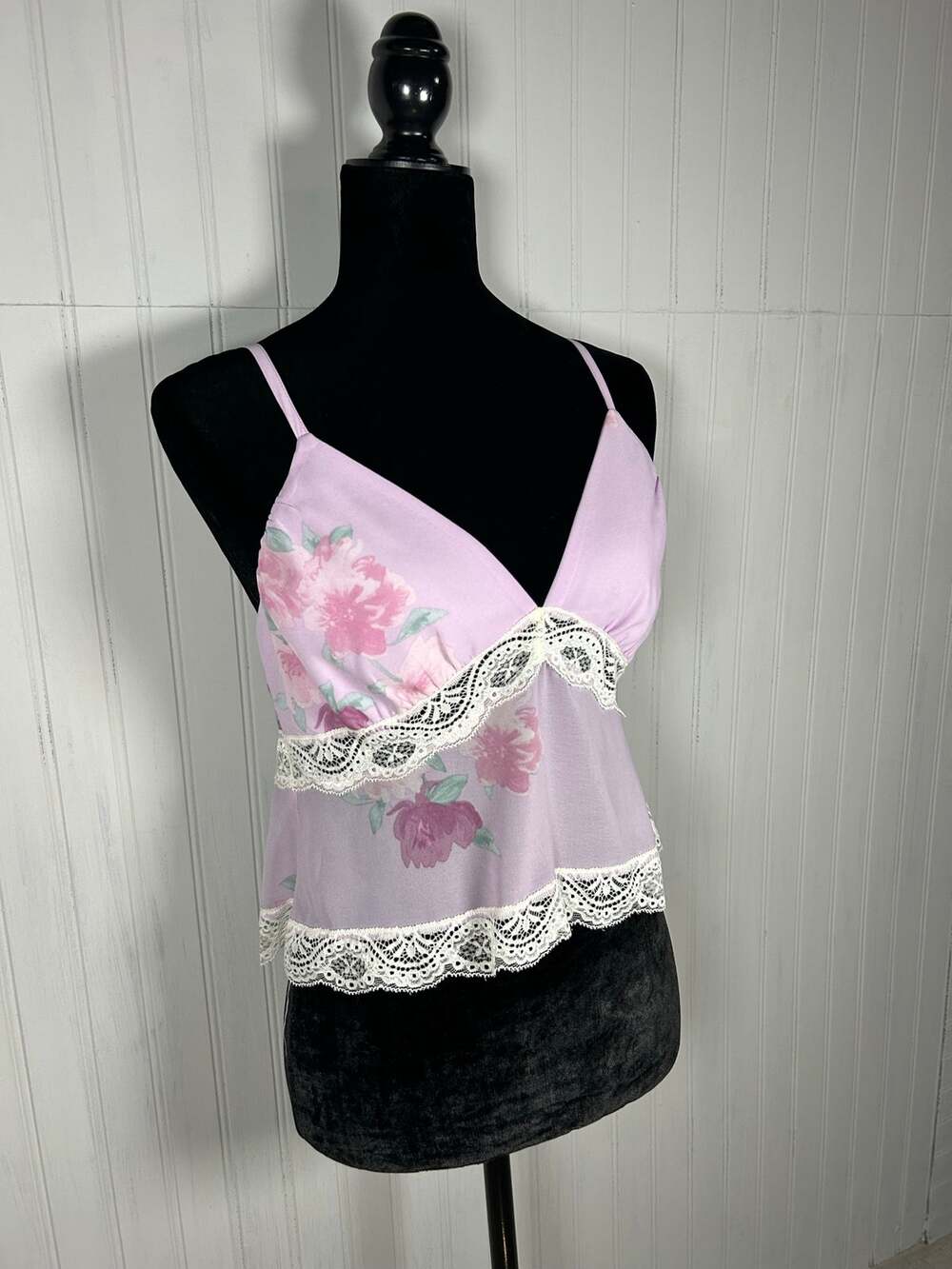 Tank Top Womenβs Sheer Lilac Pink Floral Lace Trim zebra on the side size Small